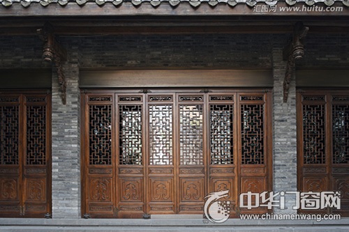 仿古木制门窗的材质选择及保养事项